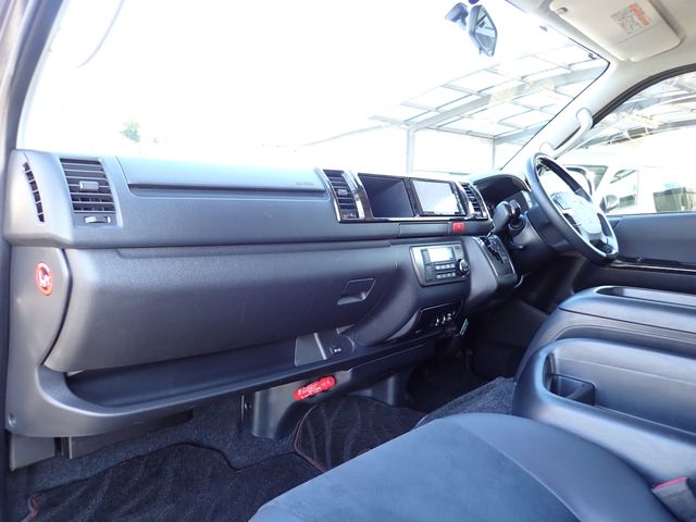 Toyota HIACE VAN 2016-06 22996-19