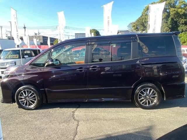 Toyota VOXY 2016-01 189801-2