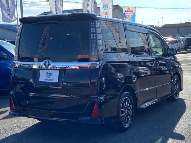 Toyota VOXY 2016-01 189801-4