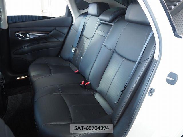 Nissan FUGA 2010-11 324488-11