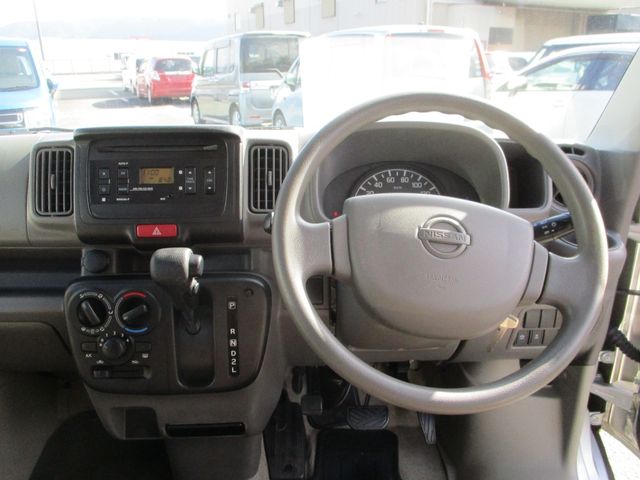 Nissan CLIPPER 2018-01 185609-4