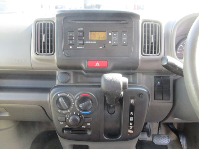 Nissan CLIPPER 2018-01 185609-5