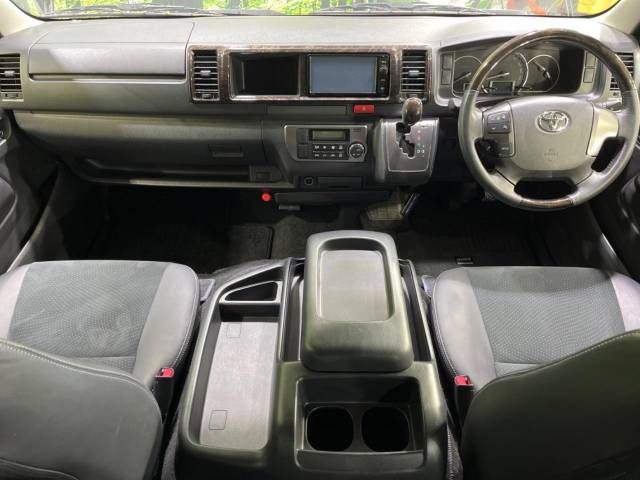 Toyota HIACE VAN 2016-03 14267-1