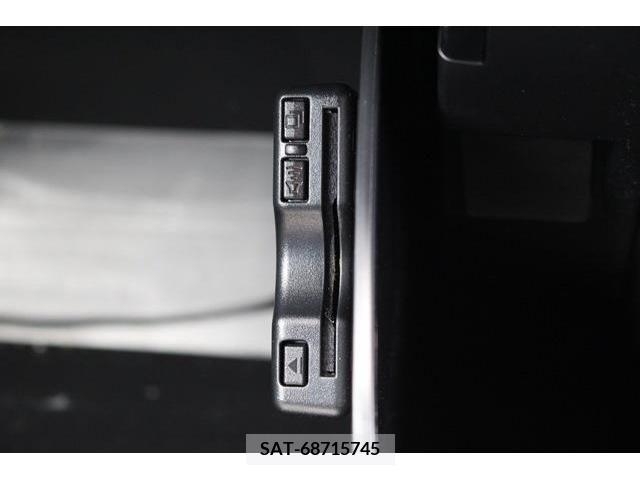 Mazda MAZDA3 2019-05 301040-1
