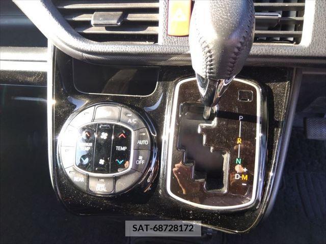 Toyota NOAH 2020-08 279464-12