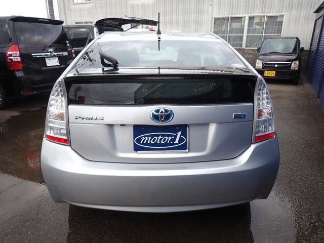 Toyota PRIUS 2010-04 989-3