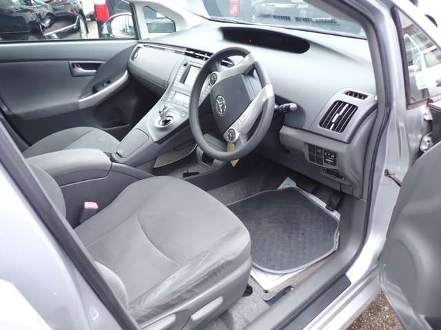 Toyota PRIUS 2010-04 989-6