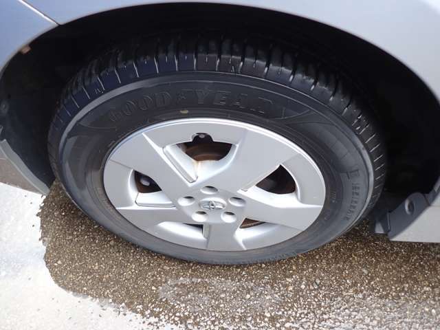 Toyota PRIUS 2010-04 989-15