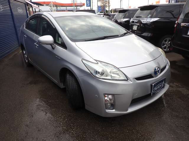 Toyota PRIUS 2010-04 989-2