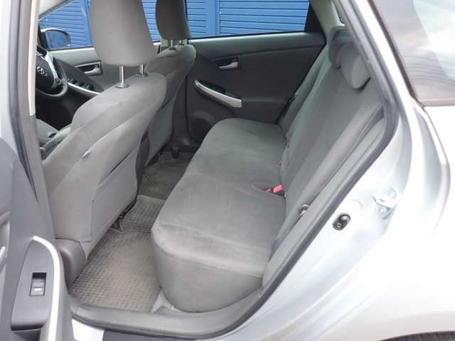 Toyota PRIUS 2010-04 989-8