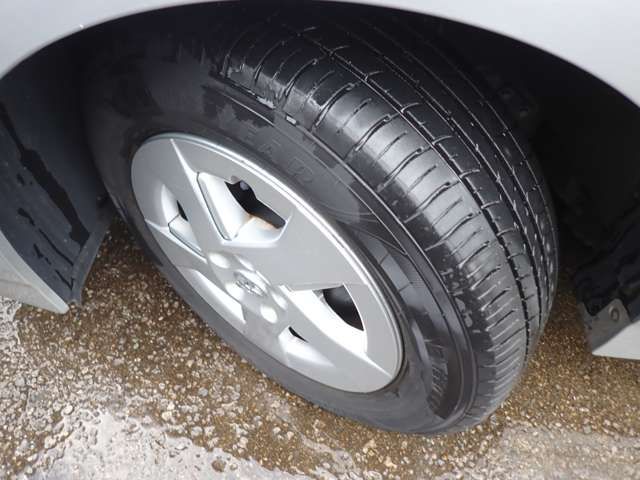 Toyota PRIUS 2010-04 989-13