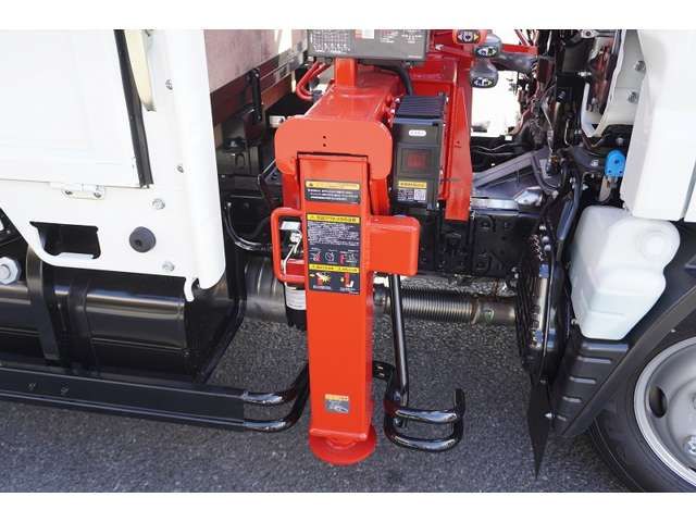 Mitsubishi CANTER 2023-08 23036-18