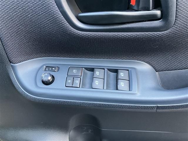 Toyota NOAH HYBRID 2014-03 193735-26