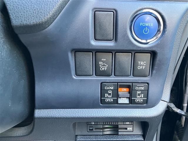 Toyota NOAH HYBRID 2014-03 193735-25