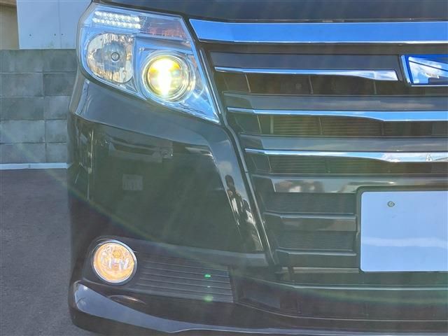 Toyota NOAH HYBRID 2014-03 193735-8