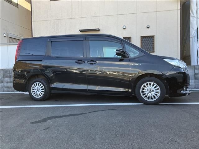 Toyota NOAH HYBRID 2014-03 193735-7