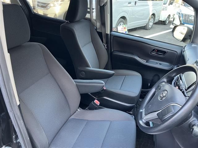 Toyota NOAH HYBRID 2014-03 193735-28