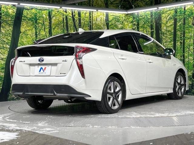 Toyota PRIUS 2016-02 191449-17