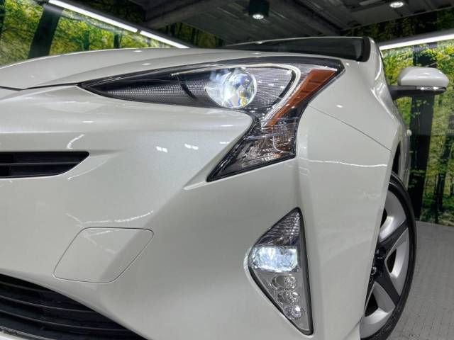 Toyota PRIUS 2016-02 191449-12