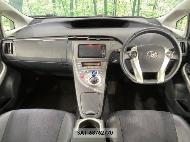 Toyota PRIUS 2012-06 255932-1