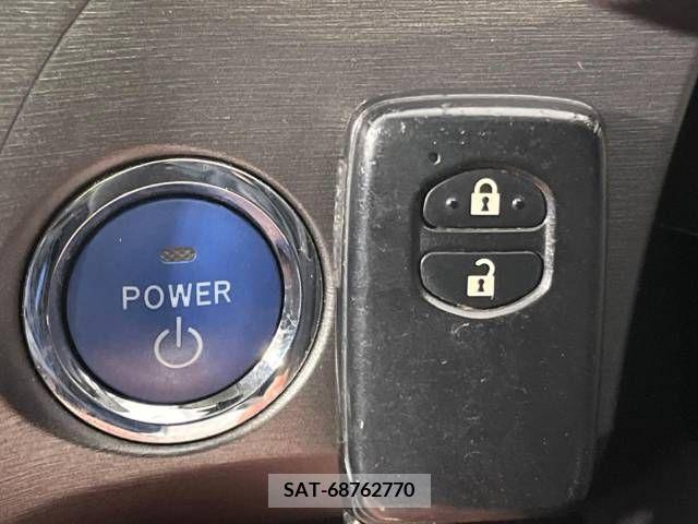 Toyota PRIUS 2012-06 255932-7