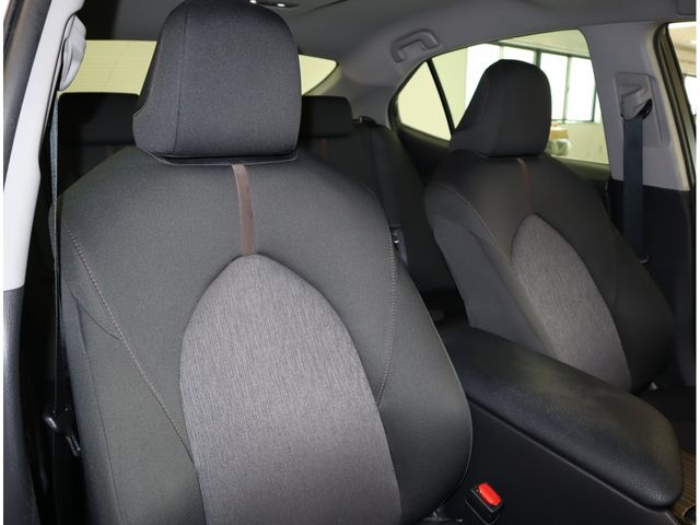 Toyota CAMRY HYBRID 2018-03 187935-23