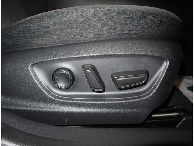 Toyota CAMRY HYBRID 2018-03 187935-25