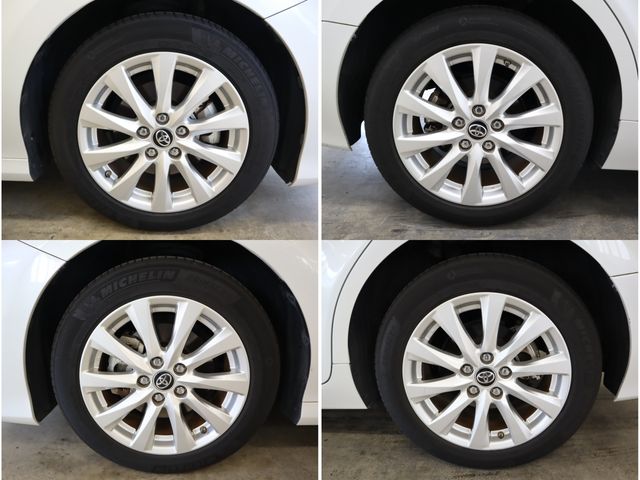 Toyota CAMRY HYBRID 2018-03 187935-29