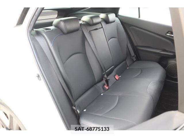 Toyota PRIUS 2019-07 228404-14