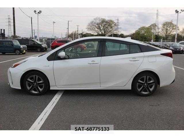 Toyota PRIUS 2019-07 228404-8