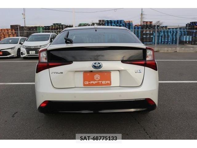 Toyota PRIUS 2019-07 228404-7
