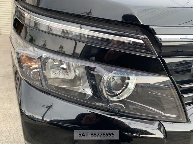 Toyota VOXY 2015-02 214355-17