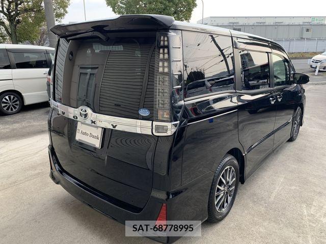 Toyota VOXY 2015-02 214355-22