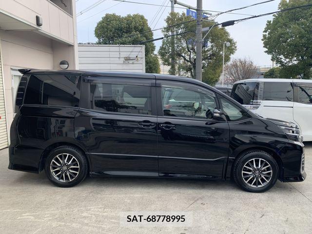 Toyota VOXY 2015-02 214355-23