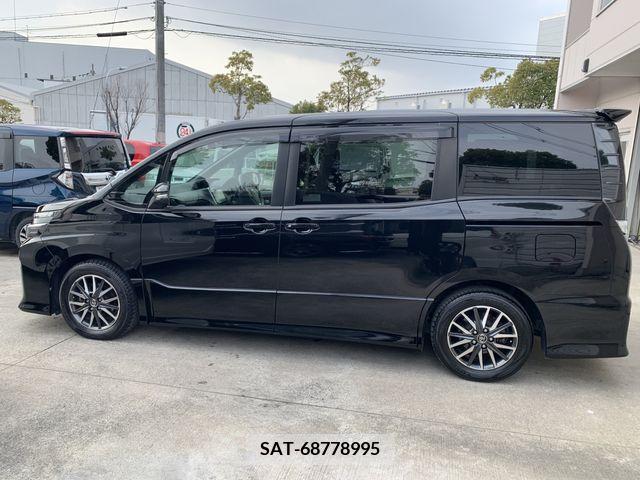 Toyota VOXY 2015-02 214355-24