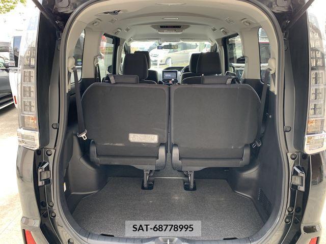Toyota VOXY 2015-02 214355-7