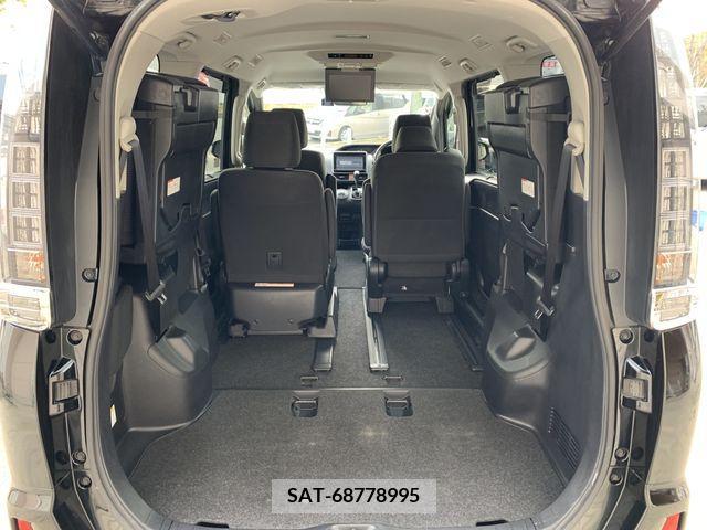Toyota VOXY 2015-02 214355-9