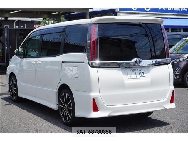 Toyota NOAH 2017-09 354971-2