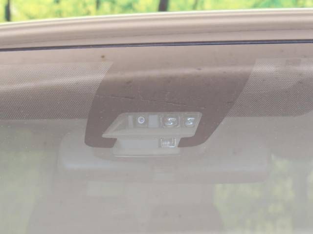 Toyota VOXY 2016-11 12941-6