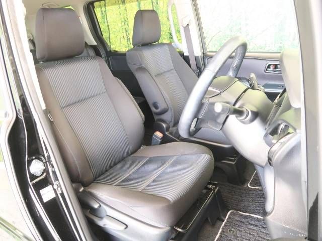 Toyota VOXY 2016-11 12941-8