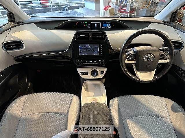 Toyota PRIUS 2016-01 218940-1