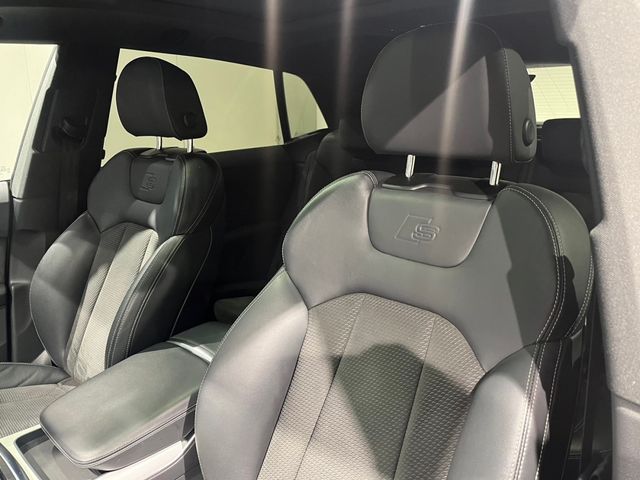Audi Q8 2020-03 195813-11
