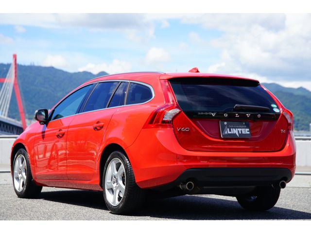 Volvo V60 2013-09 8625-6