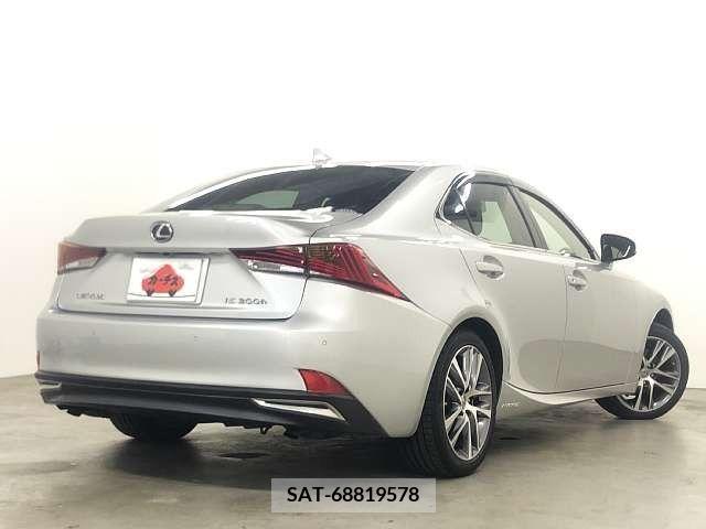 Lexus IS 2017-12 391851-2