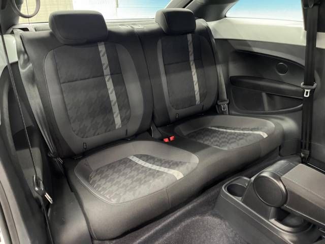VolksWagen THE BEETLE 2018-11 181210-9