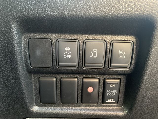 Nissan ELGRAND 2016-01 27056-25