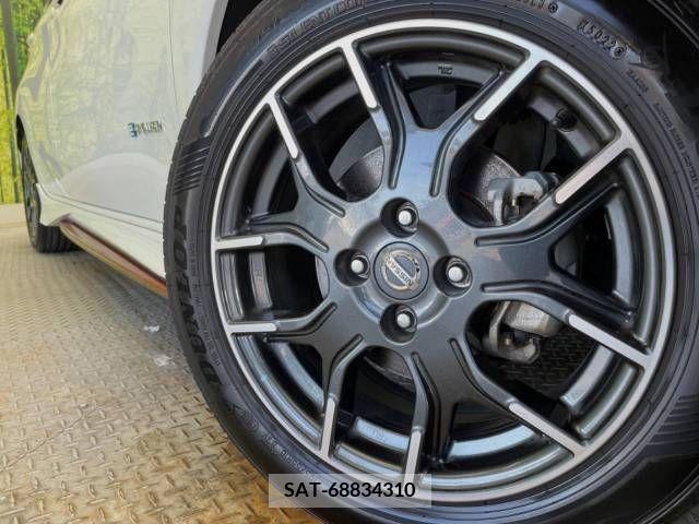 Nissan NOTE 2018-04 339784-13