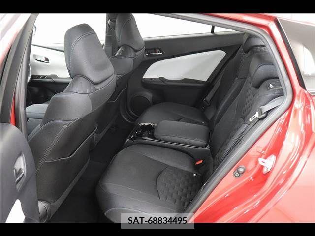 Toyota PRIUS PHV 2017-02 379459-12