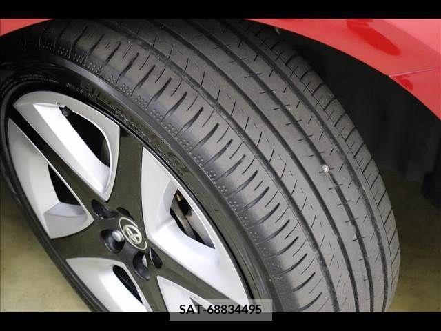 Toyota PRIUS PHV 2017-02 379459-24