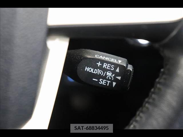 Toyota PRIUS PHV 2017-02 379459-4